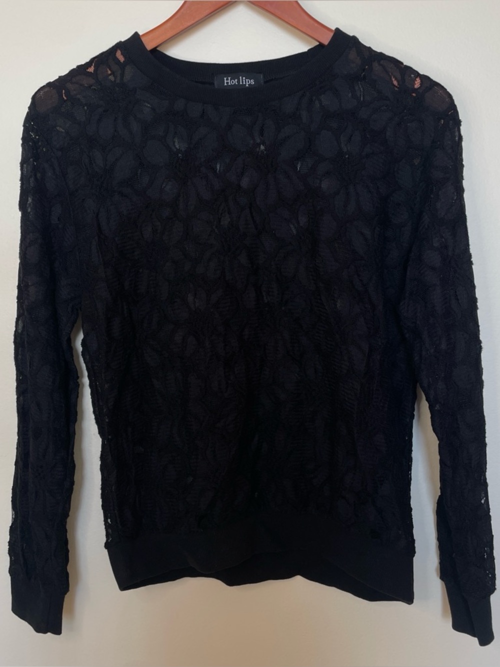 Hot lips floral lace pullover